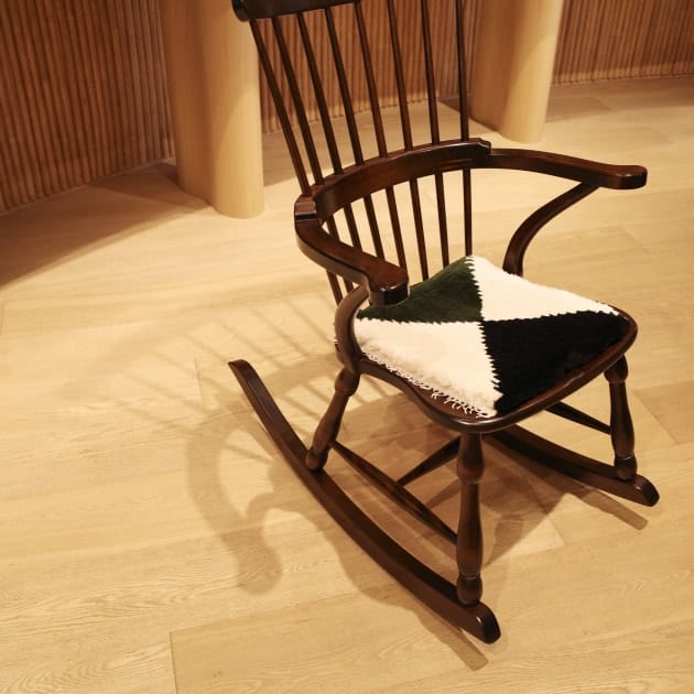 暮らしを彩る椅子敷－小野眞佐子 倉敷からのノッティング織椅子敷