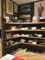 店内の雰囲気一新してます