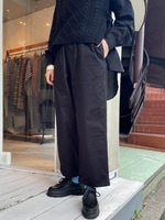 この美しいシルエットは？！＜GRAMICCI＞の太チノパンツ！