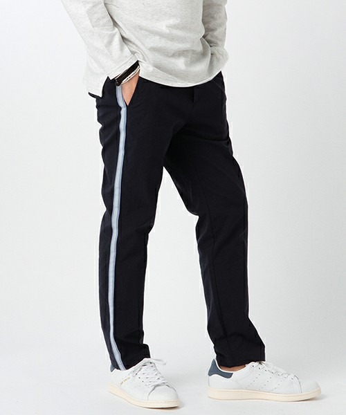 サイドテープのデザインパンツ