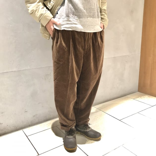 beams ブラック　コーデュロイパンツ