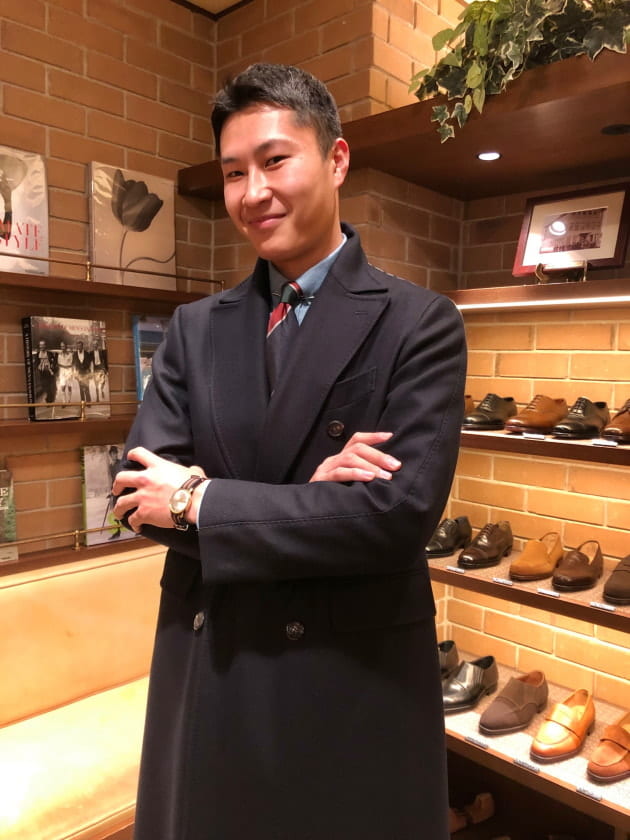 「Stile Latino」永く気持ち良く愛用頂けるコートとスタッフ細田。