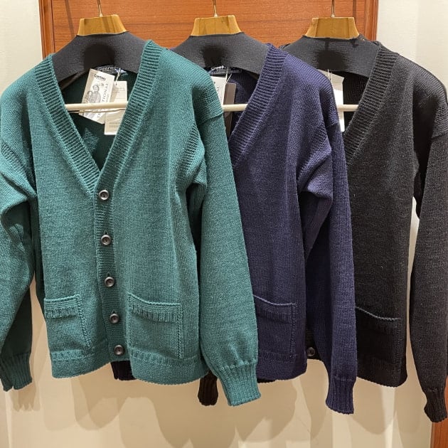 GUERNSEY WOOLLENS】別注カーディガン｜ビームス ハウス メン 横浜｜BEAMS