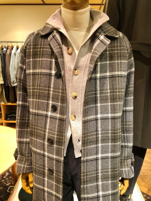 hevo」大人カジュアルに決まるコートと着こなしを。｜ビームス