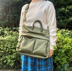 絶妙なサイズのヘルメットバッグ