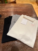 シンプルに装う。