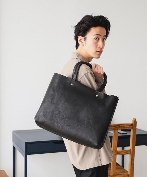 Shoes, bags, and a new life. ｜ITEM for MEN｜BEAMS