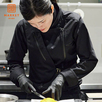 〈été〉オーナーシェフの庄司夏子さんとつくる、オールブラックのシェフウェア | B印MARKET BEAMS