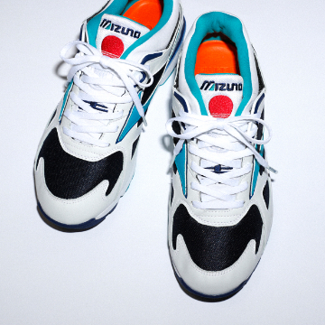 ＜MIZUNO＞のグローバルプロジェクト“KAZOKU”のBEAMS別注モデル「SKY MEDAL BEAMS」を10月13日（土）より発売