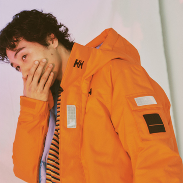 タウンユースはもちろん、アウトドアシーンでも活躍する＜HELLY HANSEN＞とBEAMSによるコラボレーション第３弾