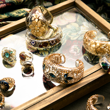 1点もの素敵なジュエリー！世界中のヴィンテージパーツを樹脂で包み込んだアクセサリーブランド＜RUKA＞COLLECTION