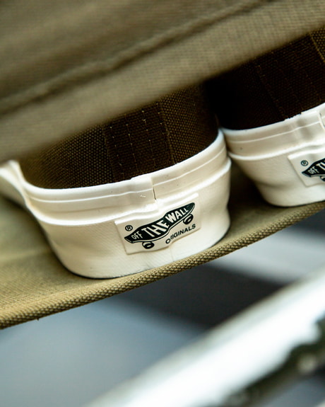 VANS＞と＜Pilgrim Surf+Supply＞の別注『AUTHENTIC LX』の新色が