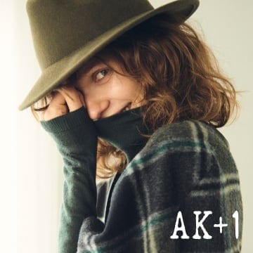 亜希がディレクターを務めるブランド＜AK＋1＞の秋冬コレクション第二弾が、10月9日（金）に発売スタート
