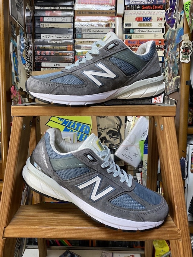 SSZ〉とスタイリスト 長谷川昭雄氏による『New Balance / 990v5』の別注モデルが発売！｜BEAMS