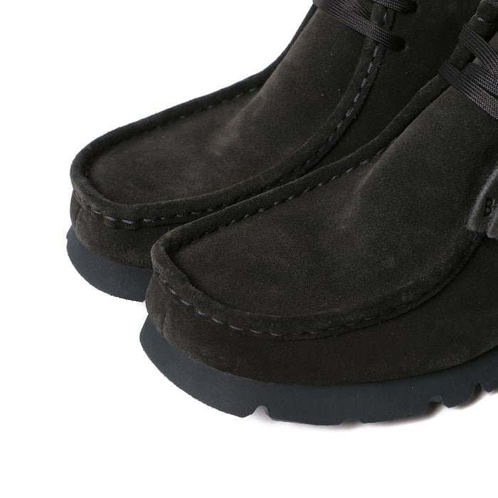 Clarks ORIGINALS〉に別注したGORE-TEX®搭載の『Wallabee Boot』から待望の“NAVY SUEDE”がリリース!｜ BEAMS