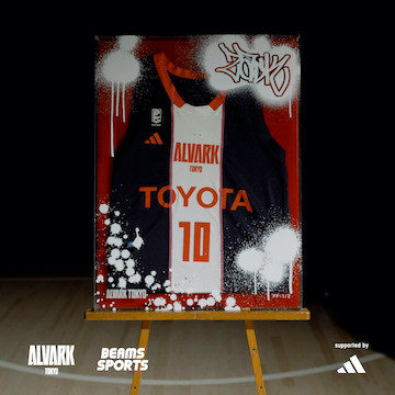 〈BEAMS SPORTS〉が、アディダスが提供するアルバルク東京のユニフォームをリメイクアートに昇華し3月26日（火）よりオークションで発売