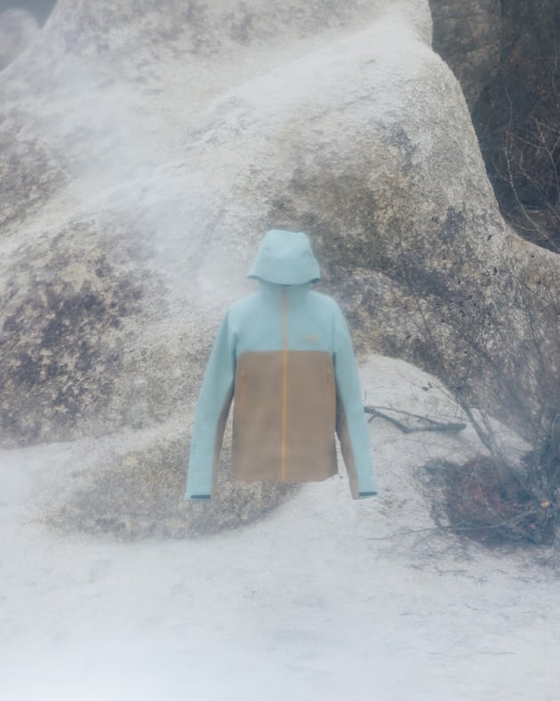 ARC'TERYX〉からトレイルマジックカラーを纏った〈BEAMS