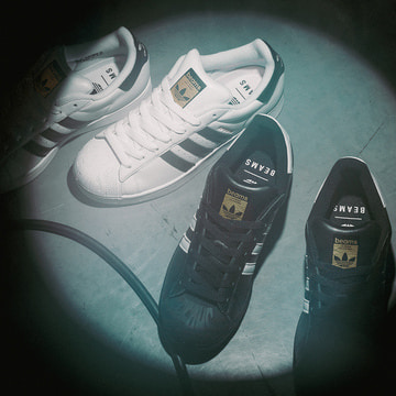 アイコニックなシェルトゥが『BEAMS』に！ 〈adidas Originals〉の名品『SUPERSTAR II 』の別注モデルがリリース