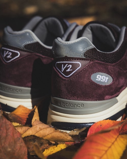 New Balance〉の定番モデル『Made in UK 991 v2』から〈BEAMS PLUS〉の
