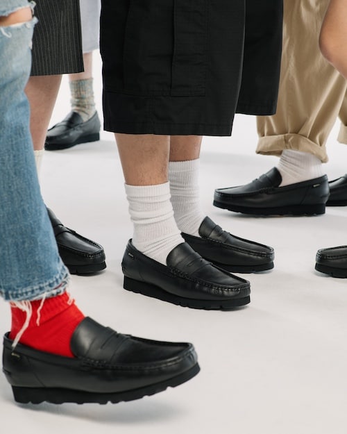 Clarks ORIGINALS〉 × 〈BEAMS〉50周年を記念した完全別注モデルが発売