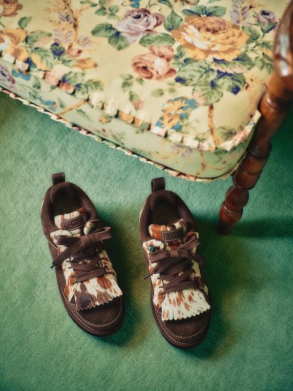 シックに纏う、アニマル柄。〈UGG®︎〉が贈る、2026年秋冬シーズンの