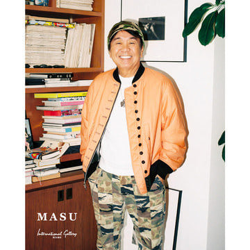 〈MASU〉×〈International Gallery BEAMS〉の別注ボンバージャケットが9月26日（土）登場