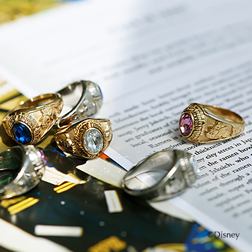 ＜Jostens＞にオーダーしたスペシャルなカレッジリングが登場します