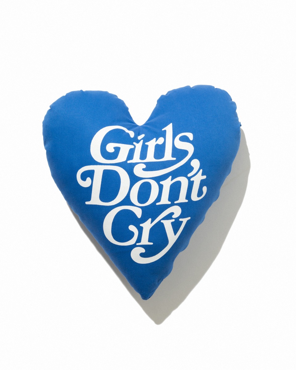 A one-day pop-up store of < Girls Don't Cry > by 