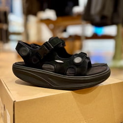 BEAMS（ビームス）MBT / KISUMU CLASSIC BLACK（シューズ