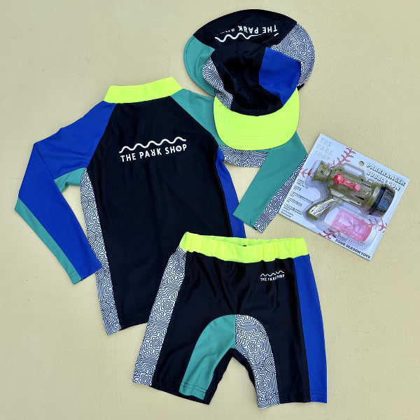 夏はこれで決まり♪
〈THE PARK SHOP〉のスイムウェア揃ってます！カラフルなカラーリングは水の中でも見つけやすくパパママも安心^ ^