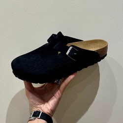 BIRKENSTOCK ボストン　beams ブラック　スエード BEAMS x Birkenstock Boston Black Suede Release Date | Hypebeast