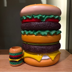 ロータリーヒロ＞ イースね ハンバーガー（椅子）スツール