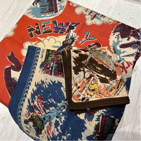 〈BINDU〉新作のマップ柄バンダナは「NEW YORK」の柄がポイント！象徴的なモノがプリントされ、ポケットに入れておくだけでなく頭に巻いても可愛い♪

【オンラインサイトから商品のネット取り寄せ・取り置きサービスも行っております、是非お気軽にご利用ください！また、《＋♡》を押していただくと後から見返しやすくなるのでオススメです！《フォロー》ポチッとよろしくお願いします♪】