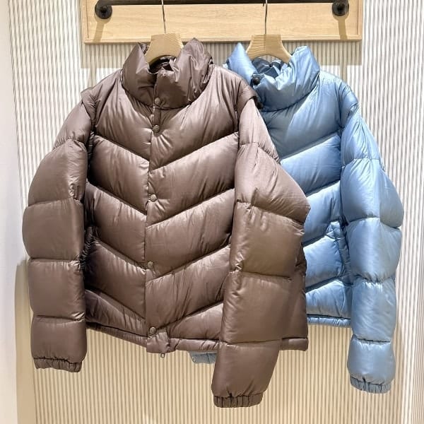 【軽い！暖かい！可愛い！！】ビームス百名品にもなっているSIERRA DESIGNSのこちらのアイテム！BEAMS BOY別注で入ました♪なんとこちら袖を取り外すとベストになる2way仕様！その日のスタイルに合わせて使い分けられるのも良いですよね◎着丈短めなのでボトムスとのバランスも取りやすいです◎ 【 ♡+お気に入り 】をしていただくと気になる商品が見返せて便利です♩是非ご活用ください〜！【 スタッフフォロー 】で100マイル貯まります ☺︎