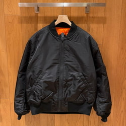 BEAMS寬鬆版 THERMOLITE® MA-1（防水）夾克衫，BEAMS BEAMS網有售