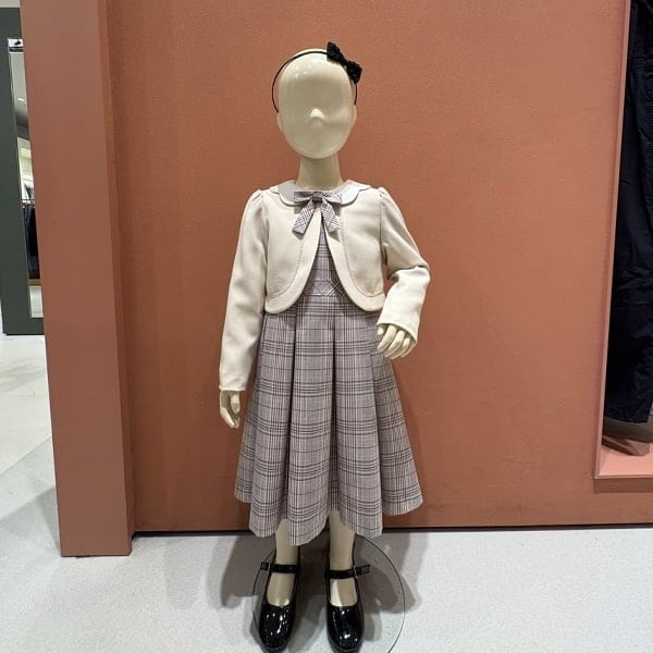 【ハレノヒワンピース♪】
卒園式、入学式に使えるセレモニー用の半袖ワンピースとボレロのセットです(^^)
サイズは110〜130cm展開となっております！このセットでお子様がとびきり可愛くなれること間違いなしのアイテムです♡
▶︎下部の［♡お気に入り］ボタンは後で探す手間が省ける便利なボタンです！