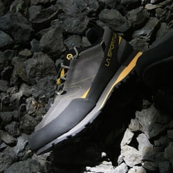 トント　タムベレー　ブラック×クリームイエロー Pilgrim Surf+Supply（ピルグリム サーフ+サプライ）LA SPORTIVA