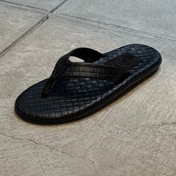BEAMS（ビームス）【別注】ISLAND SLIPPER / レザー トング サンダル