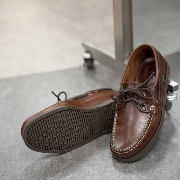 【ベストセラーの理由】〈Paraboot(パラブーツ)〉の中でも人気の高いBARTH。非常に軽くて、ラバーソールなのでグリップ力にも優れています。休日にもしっかりオシャレできて快適って素敵です！僕は185cm75kgです！【お気に入り♡+】を押すと