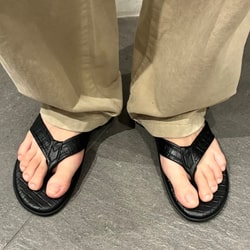 BEAMS（ビームス）【別注】ISLAND SLIPPER / レザー トング サンダル