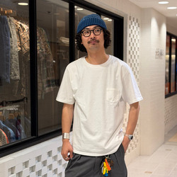 BEAMS PLUS（ビームス プラス）【別注】REMI RELIEF / Pocket T-shirt