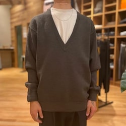 BEAMS [BEAMS] BEAMS / 12G deep V-neck knit (tops knit/sweater