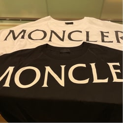 BEAMS F（ビームスF）MONCLER / ビッグロゴ クルーネック T