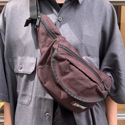 ブリヤンテス・レッド EASTPAK BEAMS BOY / SPRINGER ボディバッグ