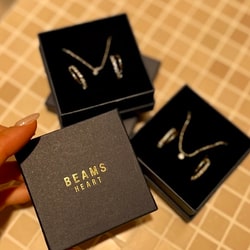 BEAMS HEART（ビームス ハート）BEAMS HEART / 三日月ピアス