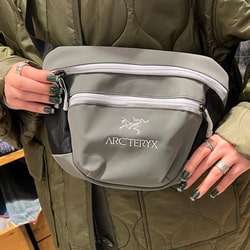 見事な BEAMS x ARC'TERYX Arro Waistpack Rebird ショルダーバッグ