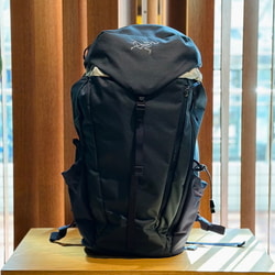 BEAMS（ビームス）ARC'TERYX / MANTIS 20 Backpack（バッグ リュック