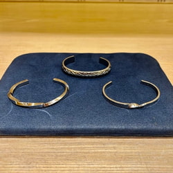 ツイストバングル 唐草 模様 メンズバングル アラベスク