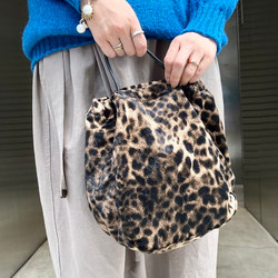 fennica（フェニカ）【別注】BAG'n'NOUN / レオパード柄 スピンドル バッグ S（バッグ トートバッグ）通販｜BEAMS