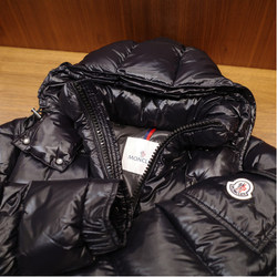 BEAMS F（ビームスF）MONCLER / MAYA フーデッド ダウンジャケット